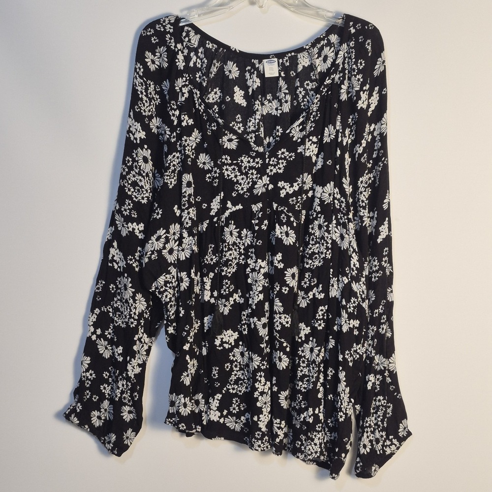 Old Navy NWT Black White Floral Peasant Boho XXL Long Sleeve Tassle Top
